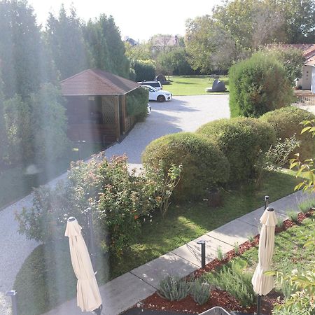 The Secret Garden - Keszthely Bed & Breakfast Luaran gambar
