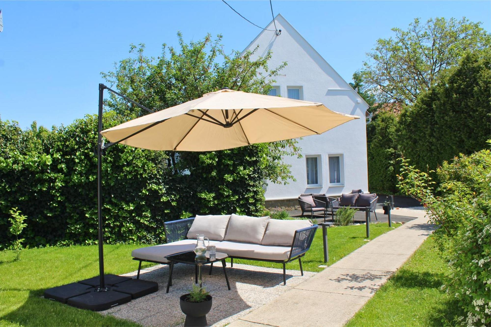 The Secret Garden - Keszthely Bed & Breakfast Luaran gambar