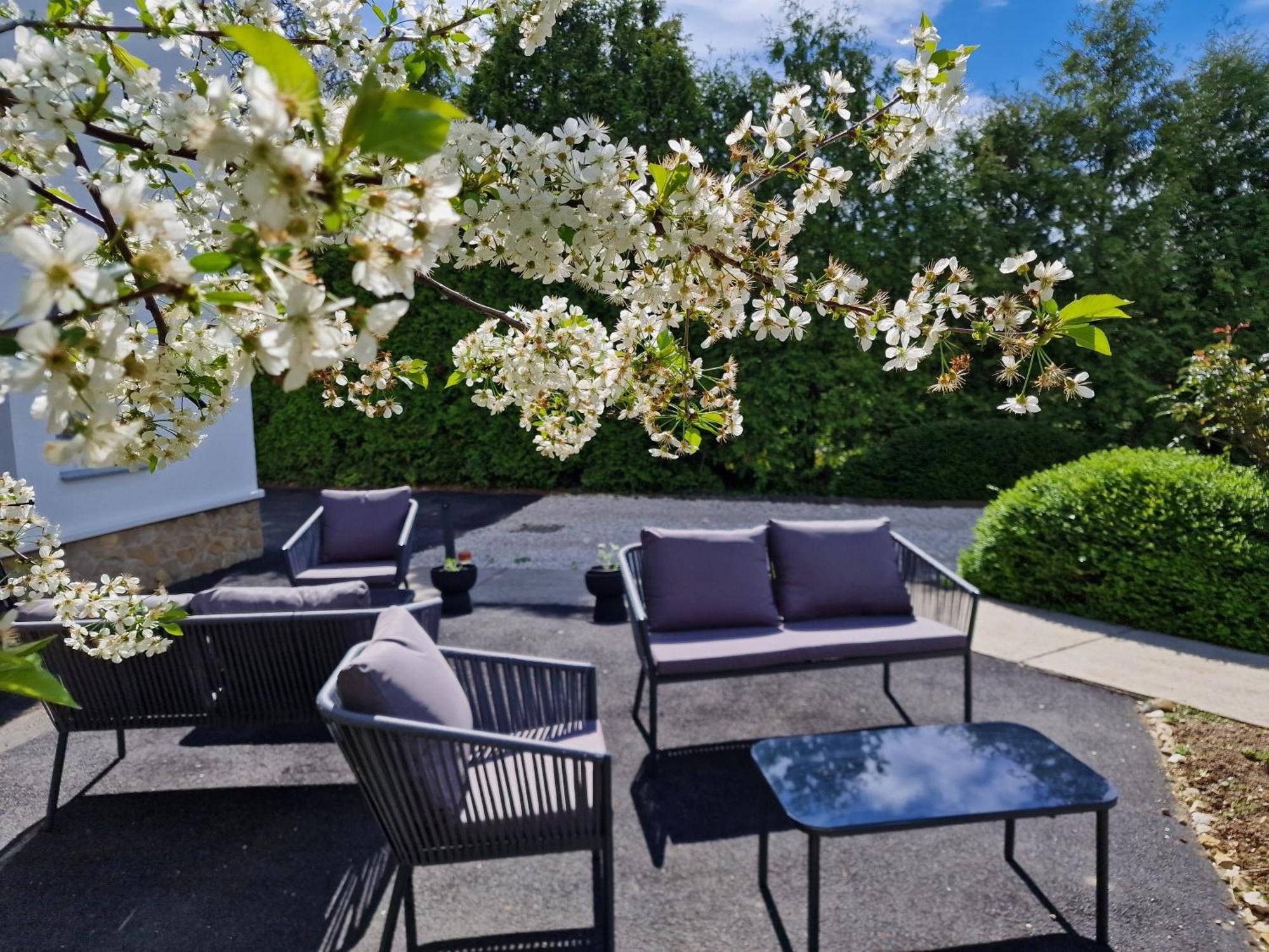 The Secret Garden - Keszthely Bed & Breakfast Luaran gambar