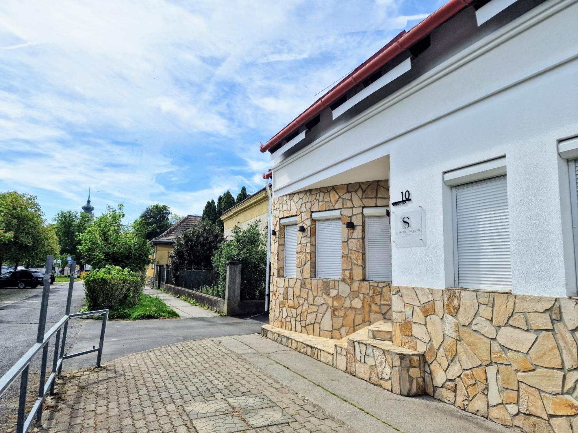 The Secret Garden - Keszthely Bed & Breakfast Luaran gambar