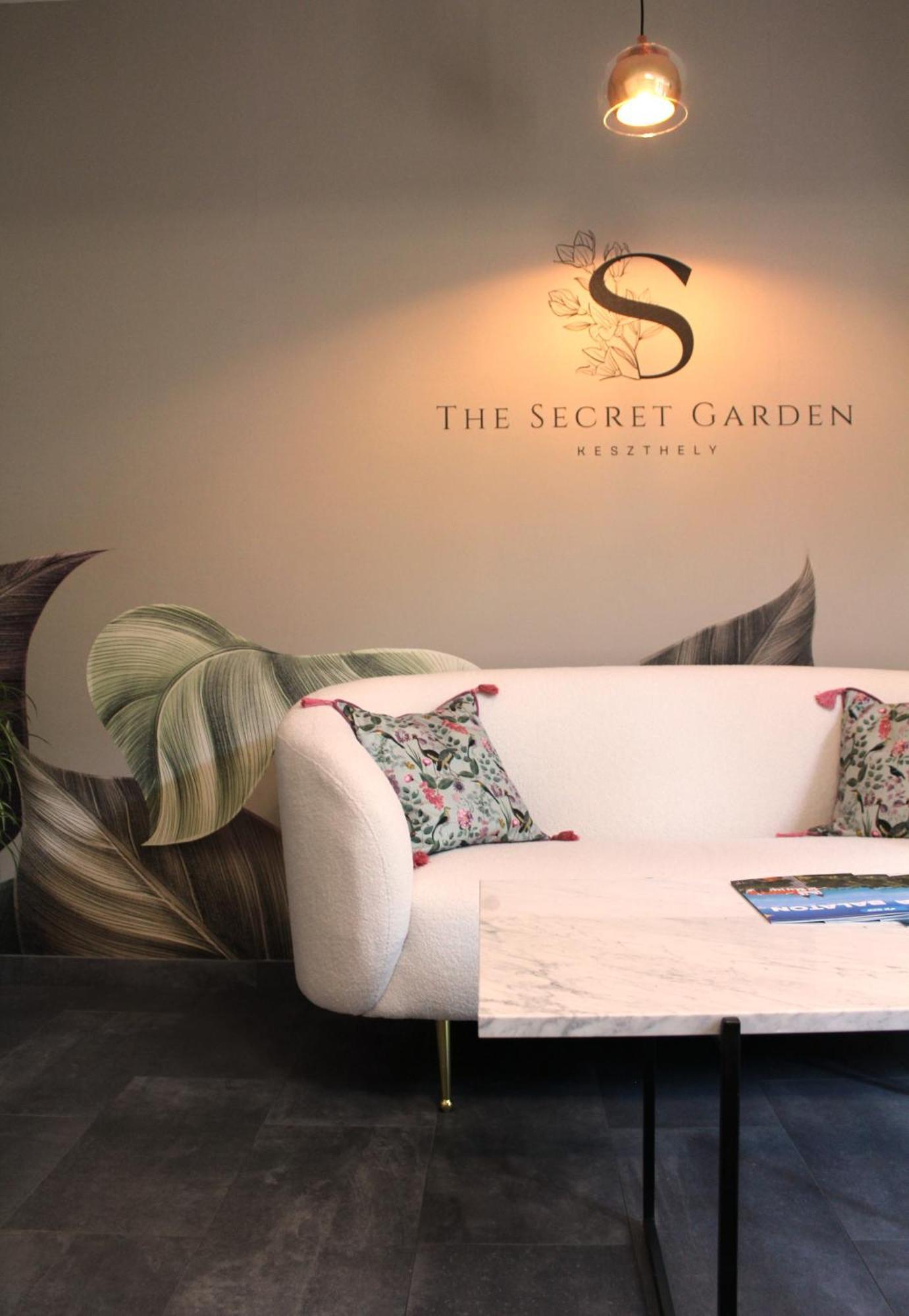 The Secret Garden - Keszthely Bed & Breakfast Luaran gambar
