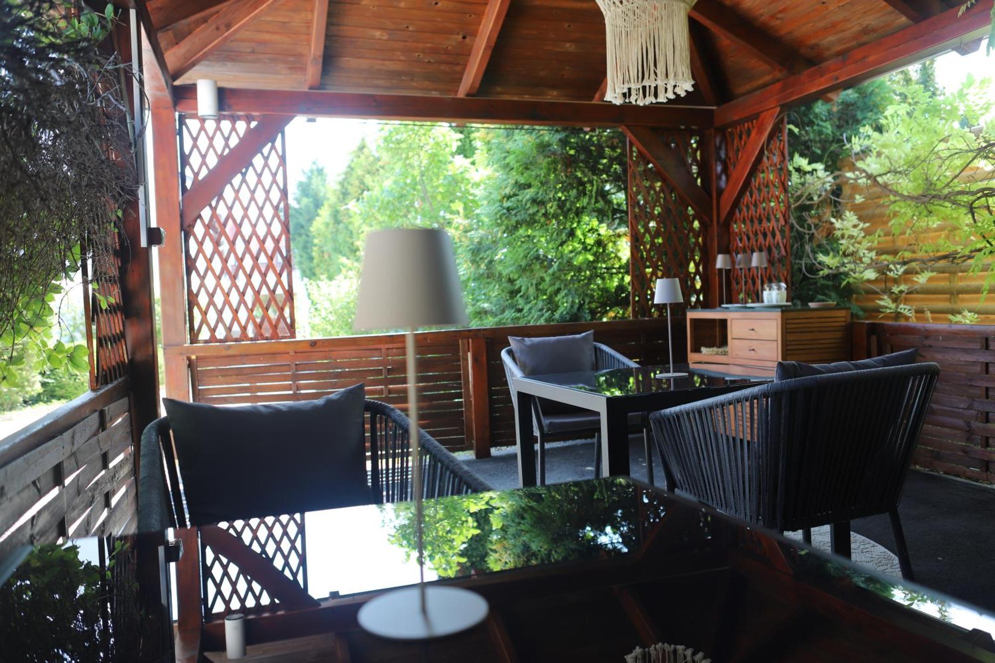 The Secret Garden - Keszthely Bed & Breakfast Luaran gambar