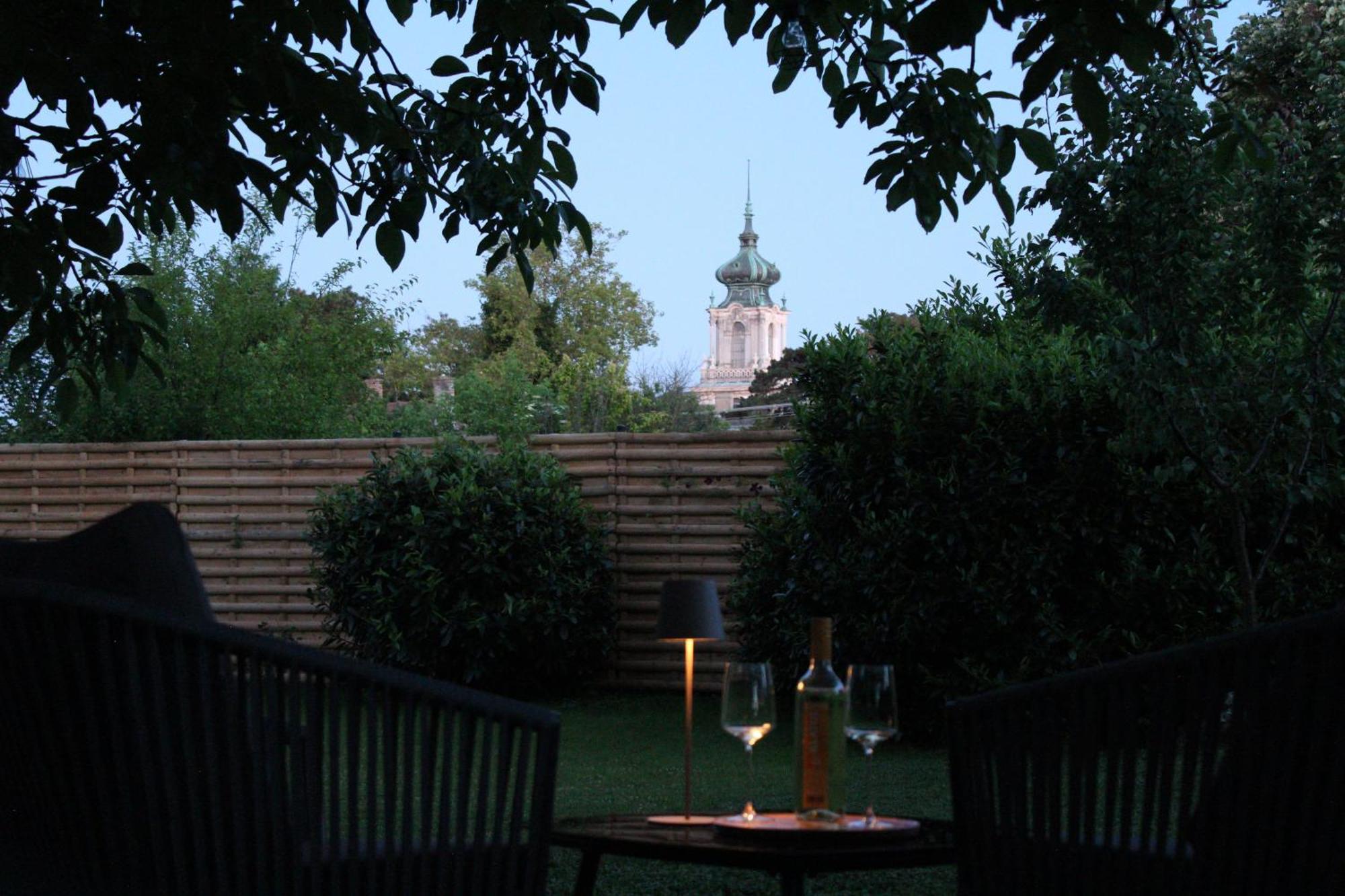The Secret Garden - Keszthely Bed & Breakfast Luaran gambar