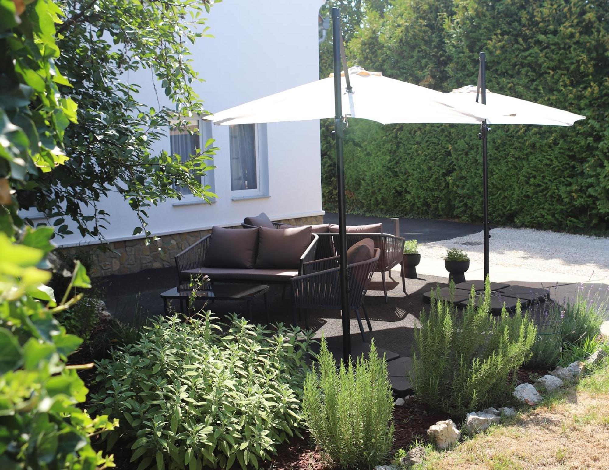 The Secret Garden - Keszthely Bed & Breakfast Luaran gambar